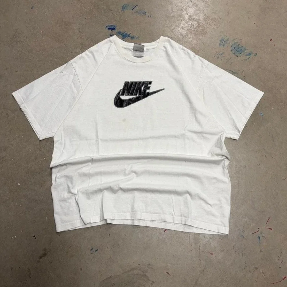 2000s nike center swoosh tee‎
